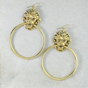 Vanessa Mooney Gold Plates lion earrings